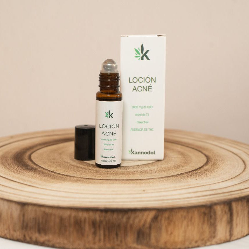 Controla y previene imperfecciones con esta loción especialmente formulada para pieles con tendencia acnéica . Gracias a sus ingredientes naturales, reduce la inflamación, regula el exceso de sebo y promueve una piel más limpia, uniforme y saludable.