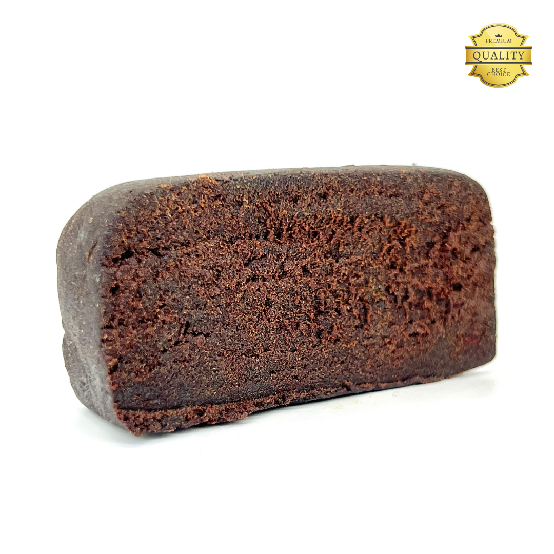 Una resina que se sitúa entre el polen clásico y el tipo charas, destacando por su textura suave y moldeable , similar a la plastilina al trabajarla ligeramente. Este producto ofrece notas aromáticas: tierra, pino y regaliz dulce , proporcionando una experiencia equilibrada y distintiva.