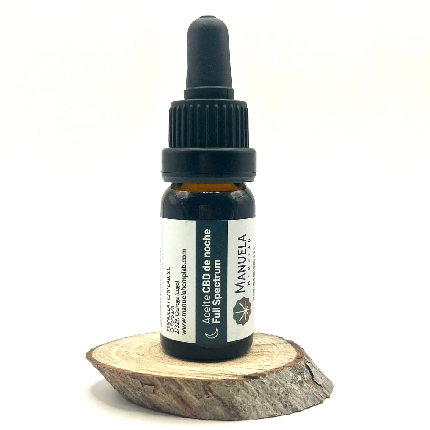 

El Aceite de Noche CBD + CBG 12% de MANUELA HEMP LAB está pensado para quienes desean favorecer un descanso más profundo, natural y equilibrado gracias a la acción combinada del CBD y el CBG.