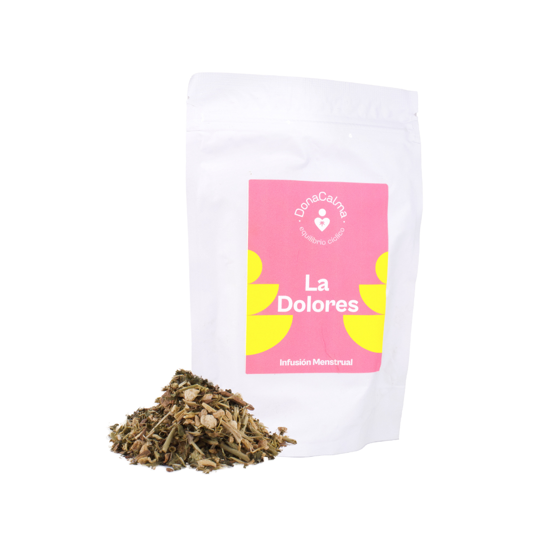 La Infusión La Dolores de DonaCalma combina pasiflora, limón, regaliz, canela y jengibre en una mezcla aromática cálida y envolvente.